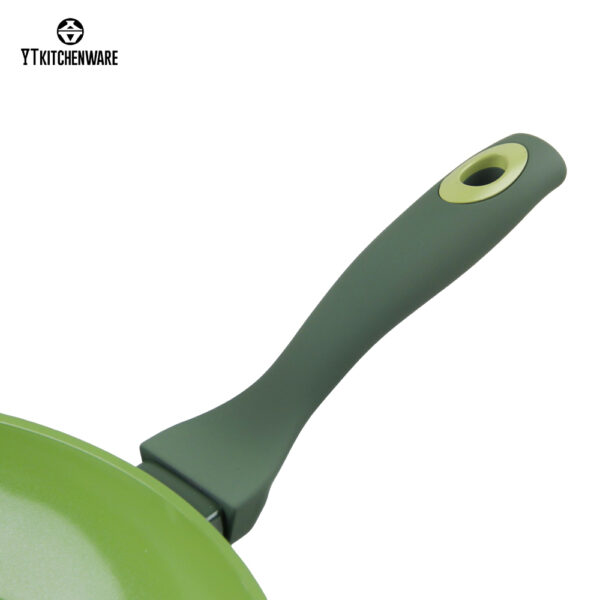 _MG_2823_美图抠图10-15-2025 Hot Deal! Factory Direct Green Forged Non-Stick Aluminum Cookware Set,Elegant & Easy Clean